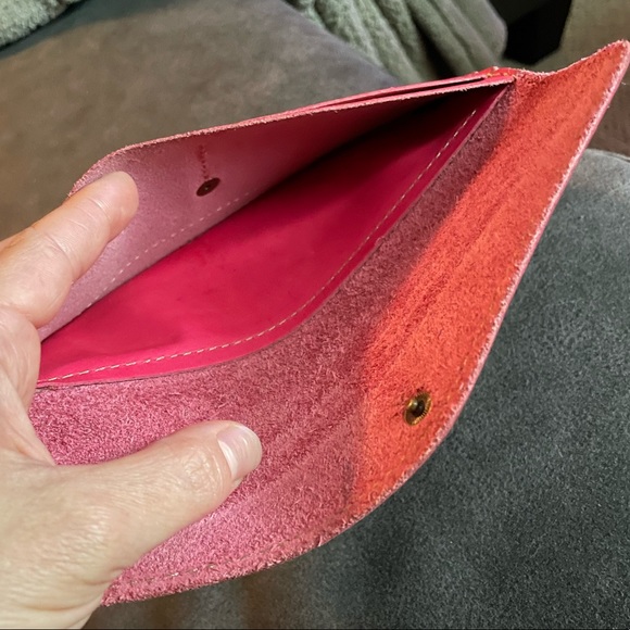 Minimalist pink fossil wallet - Picture 5 of 5